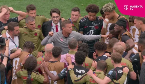 Kanada erreicht das Achtelfinale der WM mit spätem Sieg gegen Südafrika