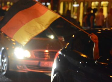 WM-Party eskaliert in Bielefeld: Straßenschlacht und Polizeieinsatz