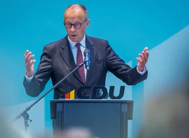 Merz fordert sozialpolitische Reformen und betont die Rolle der politischen Mitte