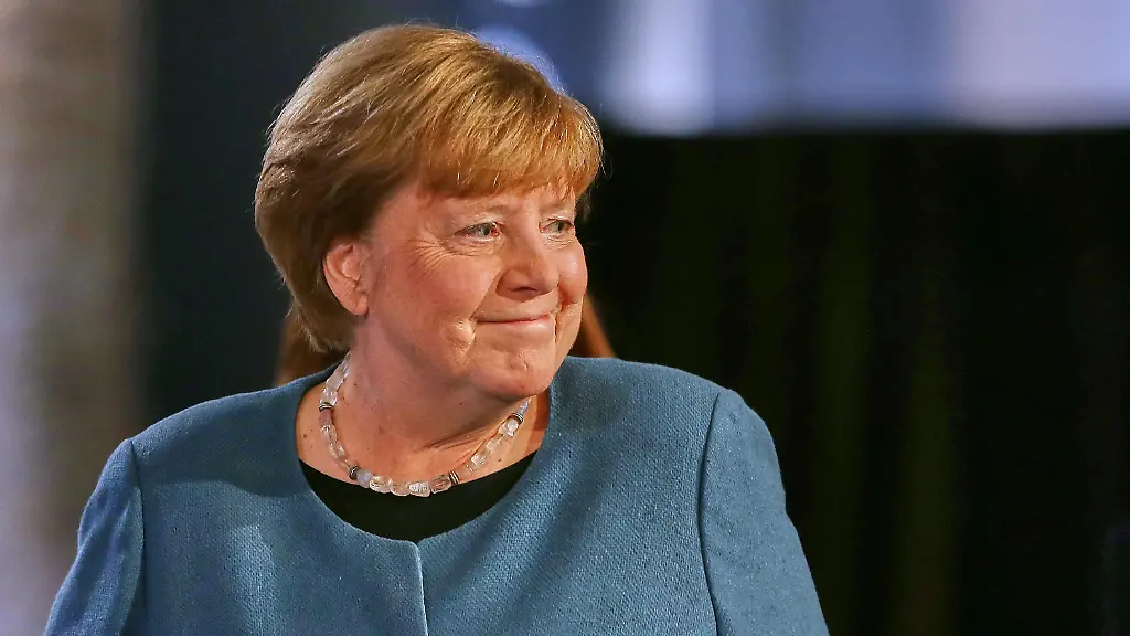Merkel verteidigt Regierung von Merz gegen Kritik
