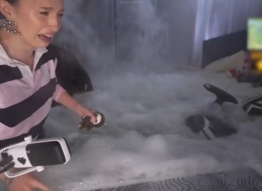 Zimmer säuft live ab: Überraschung hinter Wasser-Chaos im Livestream