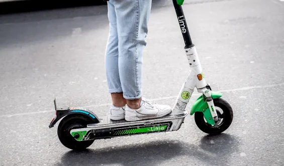 Neue Regeln für E-Scooter ab 2027
