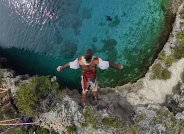 Stuntman erreicht neuen Weltrekord mit Sprung aus „Assassin’s Creed“