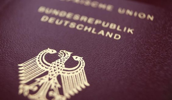 Wiedergutmachung für Unrecht im Nationalsozialismus durch Einbürgerungen