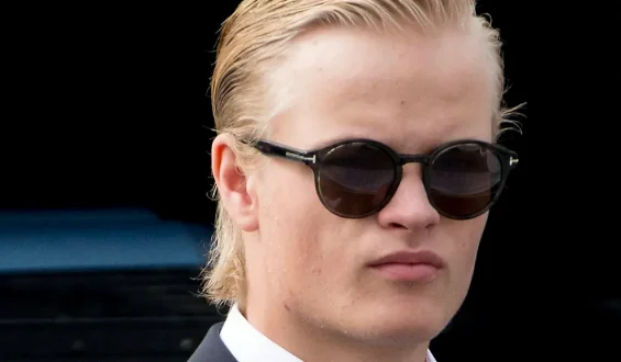 Urteilsverkündung im Fall Marius Borg Høiby: Der Sohn der Kronprinzessin verfolgt Verfahren per Video