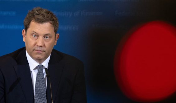 SPD fällt in Umfrage auf Rekordtief