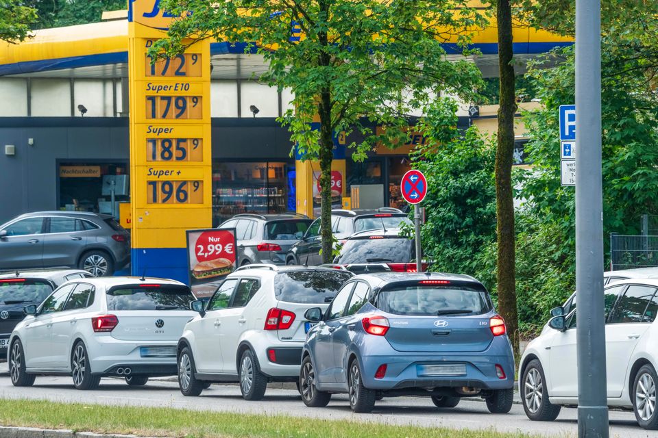 Steigende Spritpreise trotz laufendem Tankrabatt