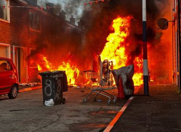 Spannungen in Belfast: Gewalt gegen Ausländer und ihre Hintergründe