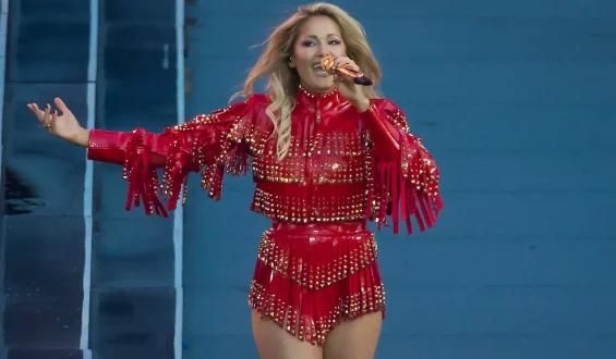 Helene Fischer im Hitzestress bei Konzert in Frankfurt