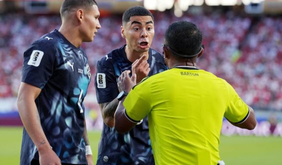 Kontroverse um Roten Karte bei Fußball-WM