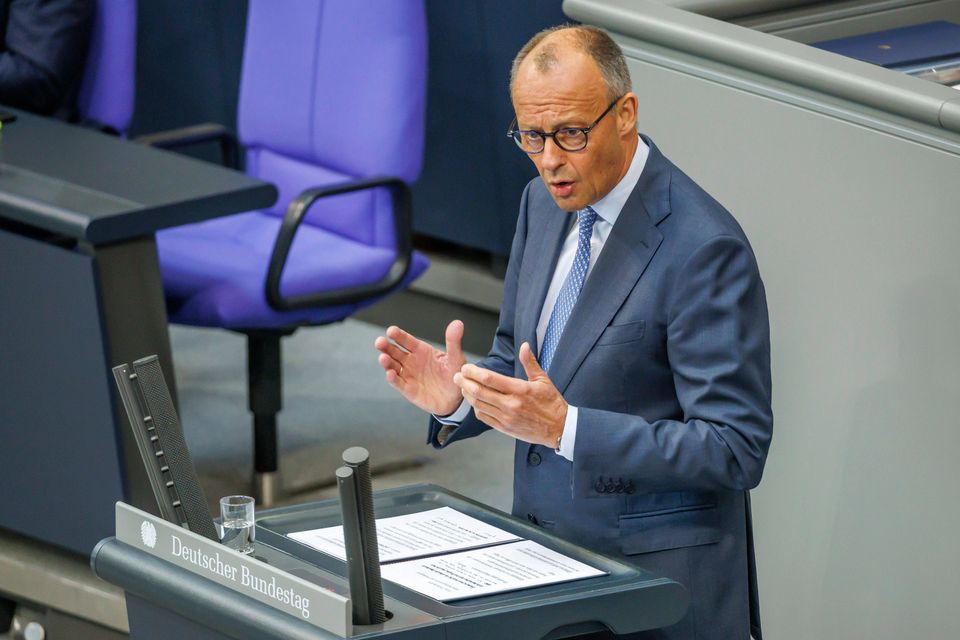 Kanzler Merz wirbt für Reformkurs unter scharfer Kritik