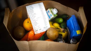 Strategien gegen Impulskäufe an der Supermarktkasse