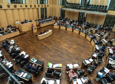 Bundesrat Billigt Reformen: Änderungen in Apotheken und Rentenanpassung