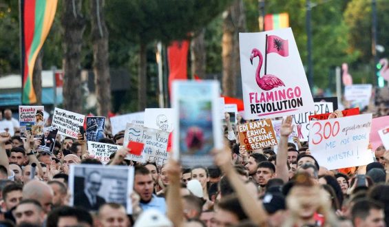 Proteste gegen Luxus-Resort in Albanien