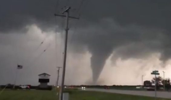 Todesfalle Eigenheim: Amerikaner filmt Tornado-Horror