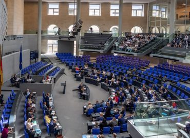 Opposition kritisiert Verzögerungen bei Regierungsanfragen