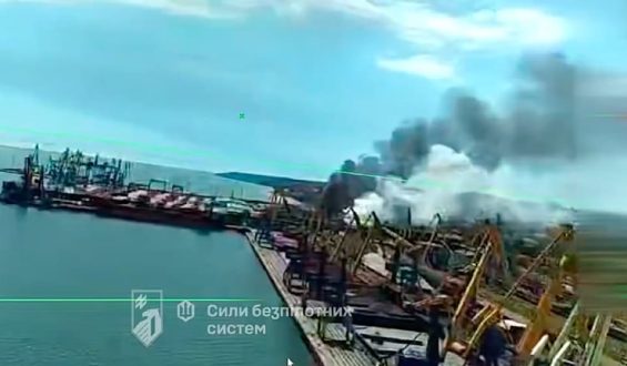 Ukrainische Streitkräfte legen russisch besetzten Hafen in Mariupol lahm