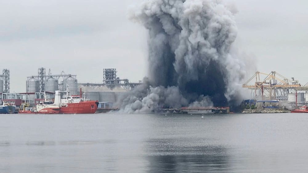 Explosion einer ukrainischen Seedrohne im rumänischen Hafen Konstanza
