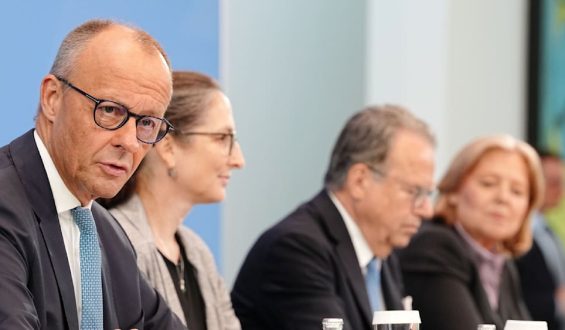 Reform der Altersversorgung: Regierung setzt Empfehlungen um