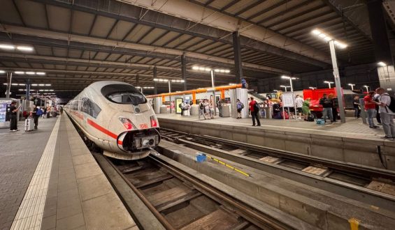 Wiederaufnahme des Zugverkehrs nach bundesweitem Ausfall