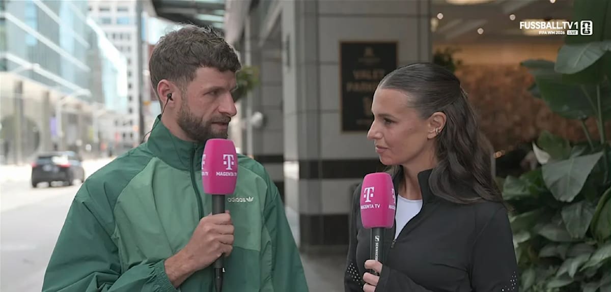 Laura Wontorra kritisiert Thomas Müller im Live-TV