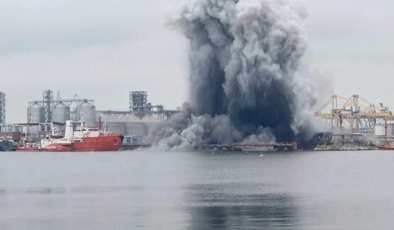 Explosive Vorfälle im Schwarzen Meer: Seedrohne und Frachtschiffe