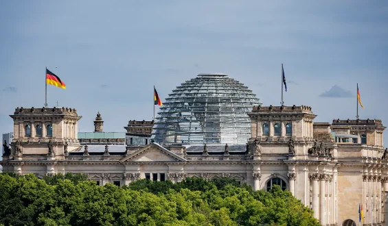 Debatte um Altersbezüge von Bundestagsabgeordneten