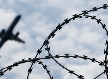 EU ebnet Weg für schärfere Asylregeln und Abschiebezentren