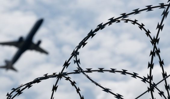 EU ebnet Weg für schärfere Asylregeln und Abschiebezentren