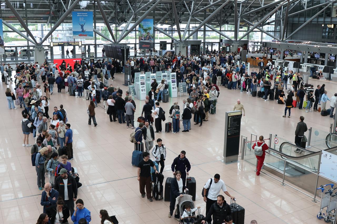 Mann im Sicherheitsbereich: Hamburger Flughafen zeitweise gesperrt