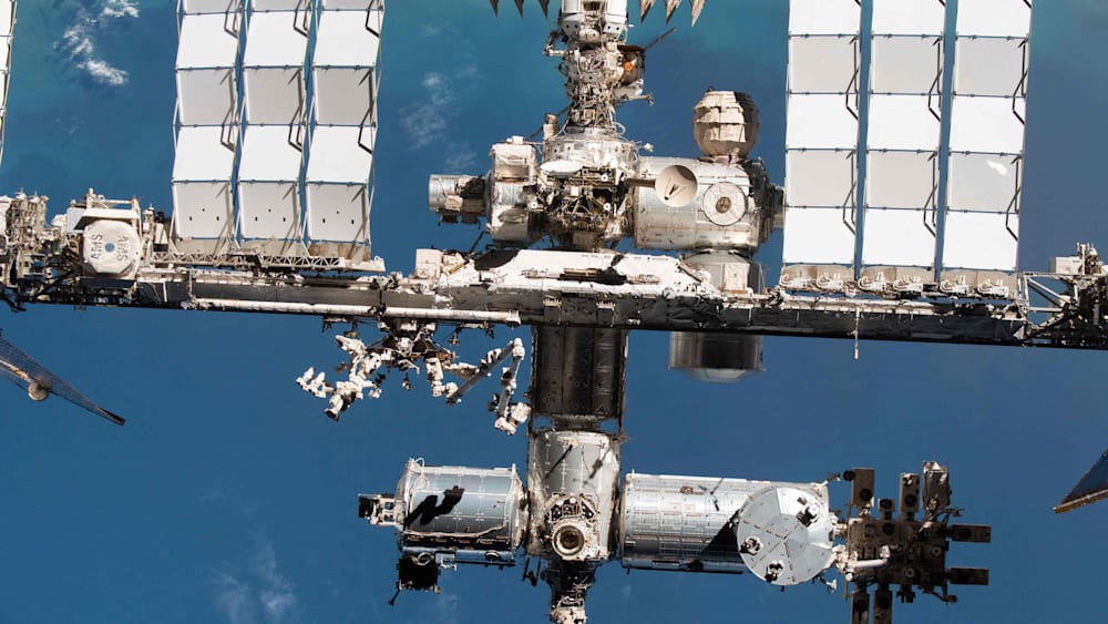 Astronauten mussten sich wegen Luftleck in Raumkapsel zurückziehen