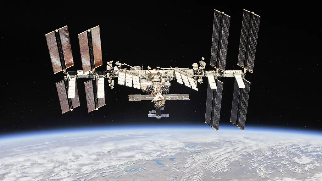 Astronauten verlassen ISS wegen Lecks