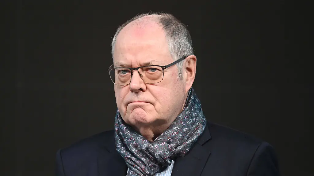 Steinbrück unterstützt strengere Maßnahmen gegen AfD