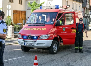 Gefahrgut auf A8: Evakuierungen und Waldbrandgefahr