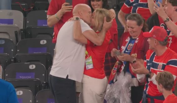 Norwegen-Trainer Ståle Solbakken zeigt große Emotionen nach Sieg