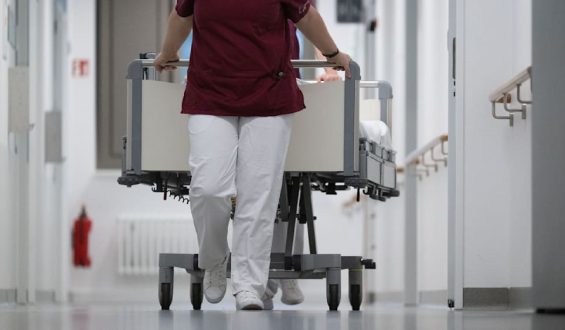 Reformstreit der Koalition: Emotionen bei der Pflegereform