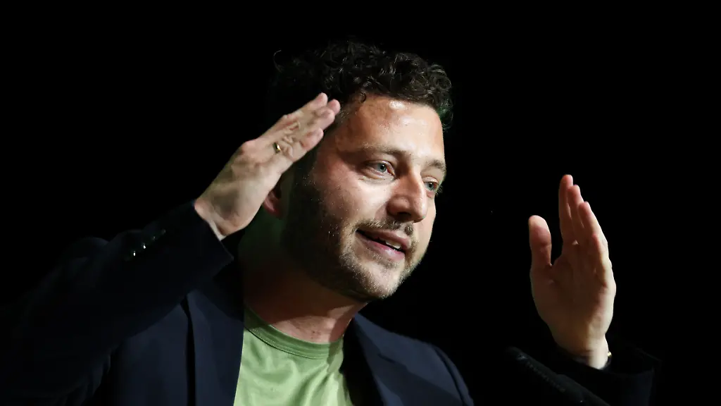 Kritik an Kanzler Merz von Grünen-Chef Banaszak