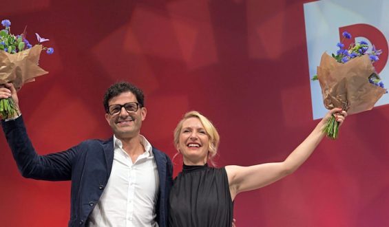 Neuer Linke-Chef bittet um Entschuldigung nach kritischen Äußerungen