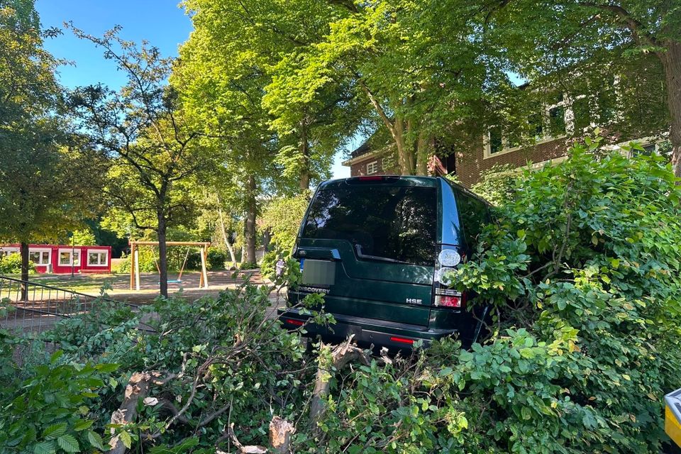 Mehrere Kinder bei Verkehrsunfall vor Schule in Hamburg verletzt