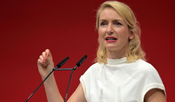 Herausforderungen der Linken auf dem Parteitag: Kampf gegen Rechtsruck und soziale Ungerechtigkeit