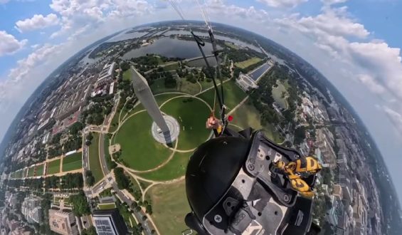 Beeindruckender Sprung der US-Armee am Washington Monument