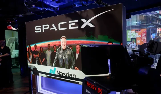 SpaceX startet mit historischem Börsengang