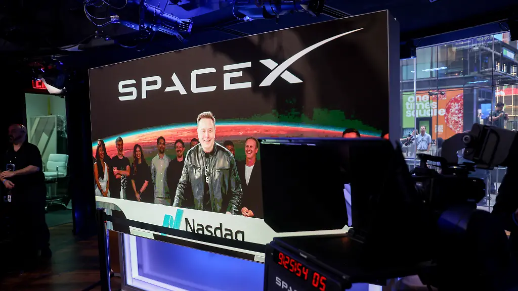 SpaceX startet mit historischem Börsengang