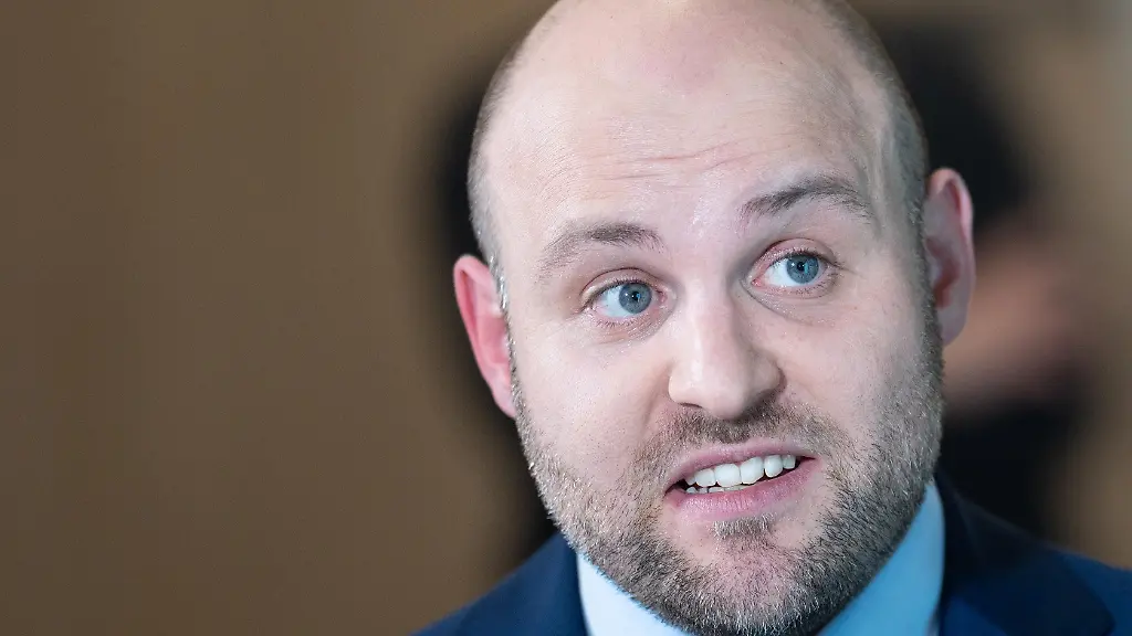 AfD-Politiker trifft Putins Berater bei Forum