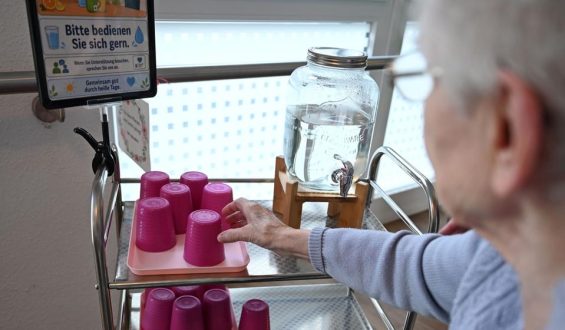 Maßnahmen gegen die Hitze: Unterstützung für ältere Menschen