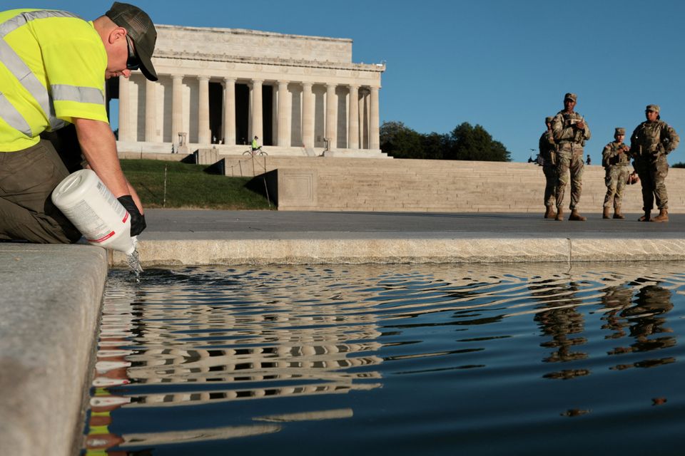 Probleme mit der Renovierung des Reflecting Pool in Washington D.C.
