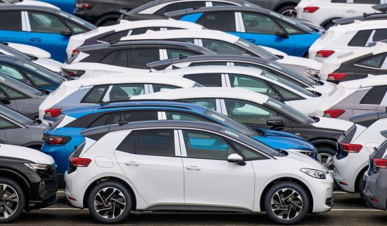Elektro- und Hybridautos treiben den EU-Markt voran