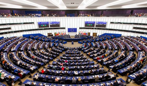 EU beschließt Zollabkommen mit den USA