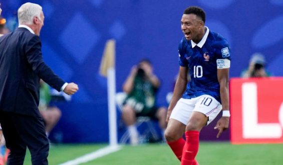 Mbappés emotionaler Jubel für Deschamps