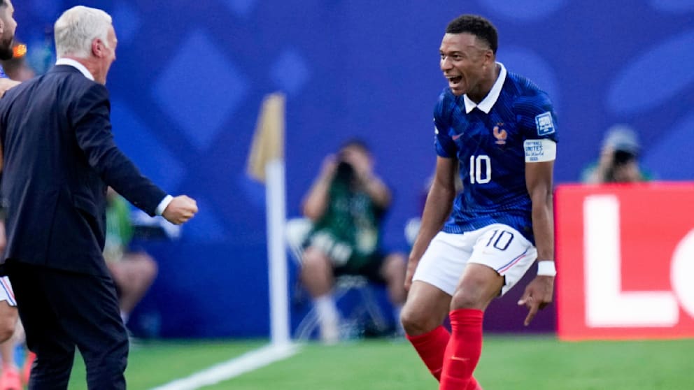 Mbappés emotionaler Jubel für Deschamps